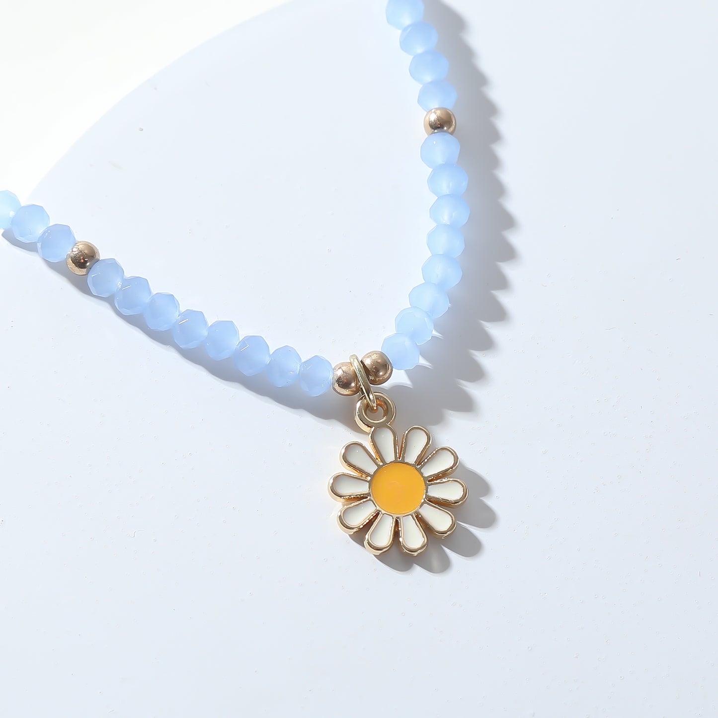 Colorful Beaded Daisy Anklet with Gold Chain – Adjustable Summer Foot Jewelry