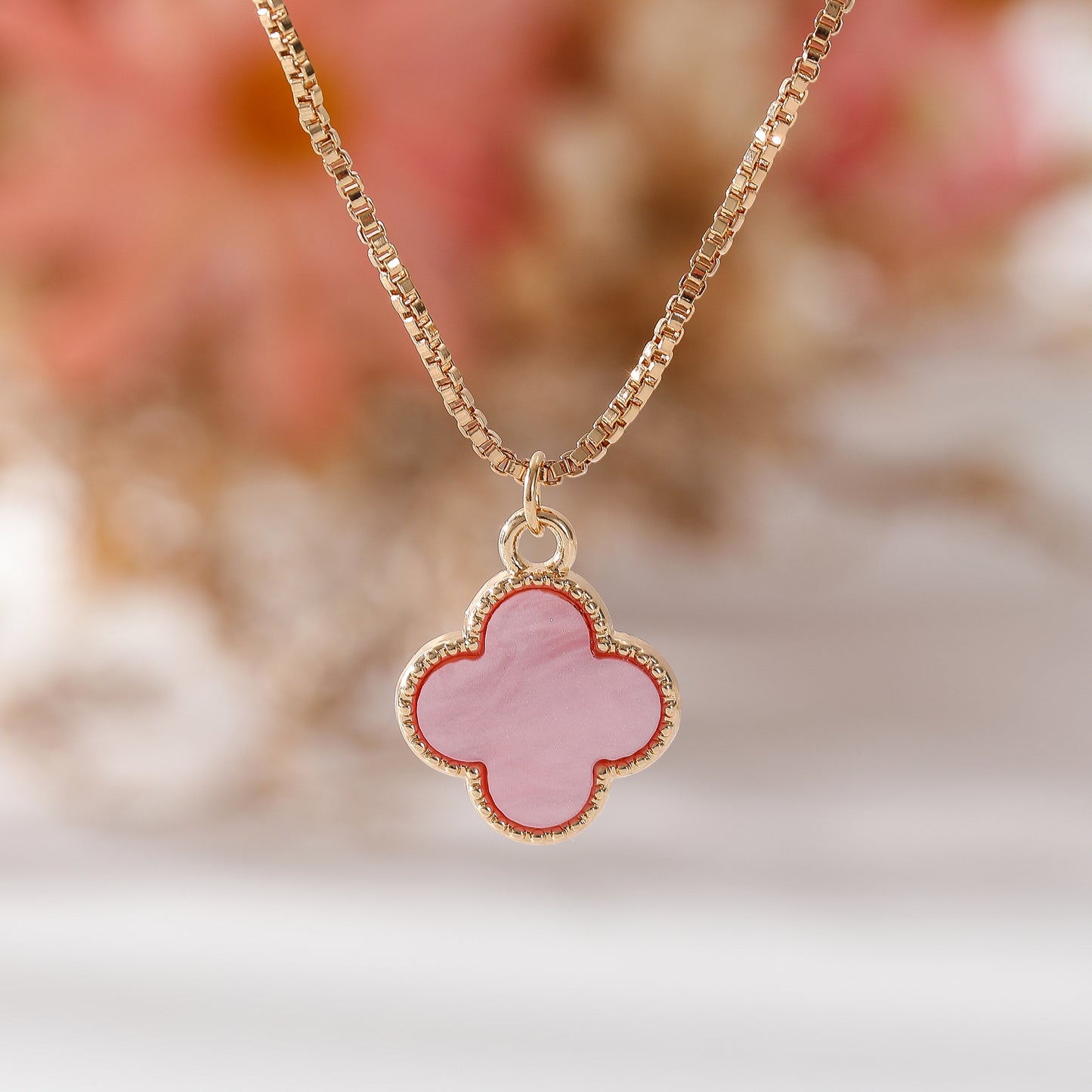 Luxe Quatrefoil Clover Pendant Necklace – Gold Chain with Iridescent Charm in Pastel Colors